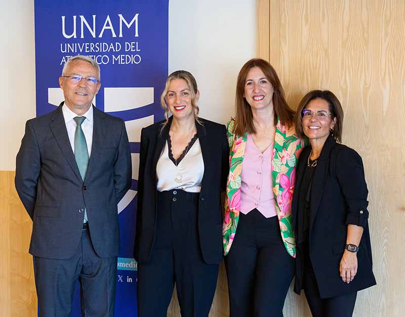 Ruth Ballesteros y Maria Belén Macias en Universidad del Atlántico Medio