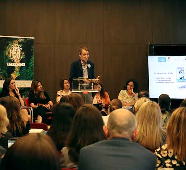 Ramón Herrería Laherrán, Gemma Sara Ventín Sánchez, Sara Nieto Martínez, Maite Latorre Asensio, Beatriz Malagón Picón y Carolina Isaacs Abril de Health WorldBow